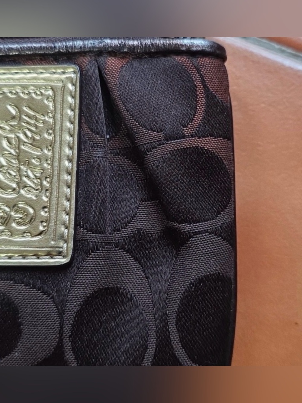 Coach Brown Poppy Signature
Wristlet with Gold Plaque w/ Original Hang Tag GUC - Picture 4 of 14